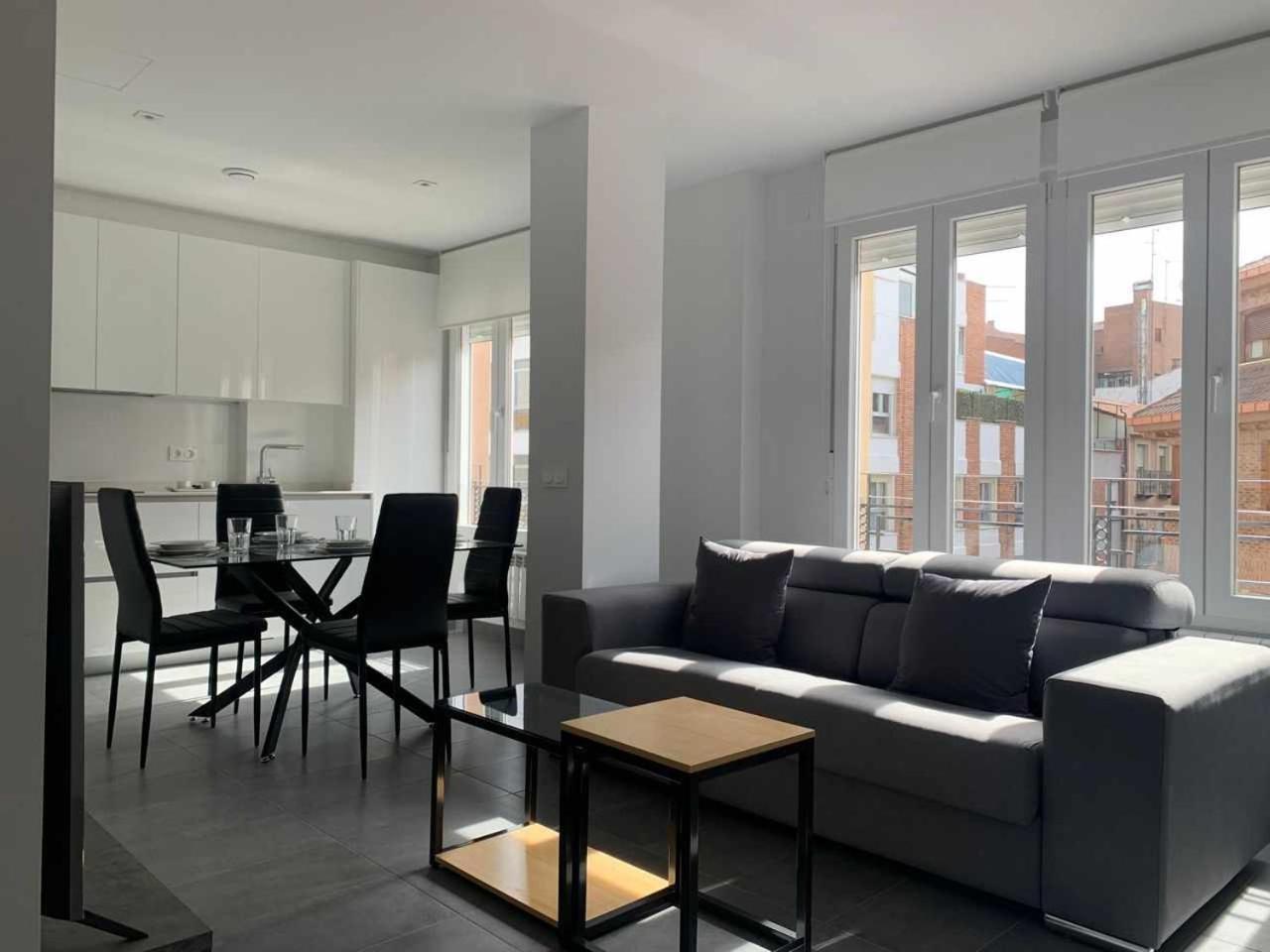 Ramon Y Cajal Suites De Luxe Leon Ngoại thất bức ảnh
