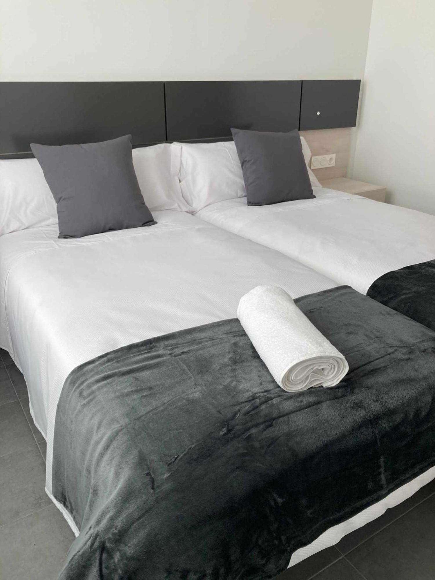 Ramon Y Cajal Suites De Luxe Leon Ngoại thất bức ảnh
