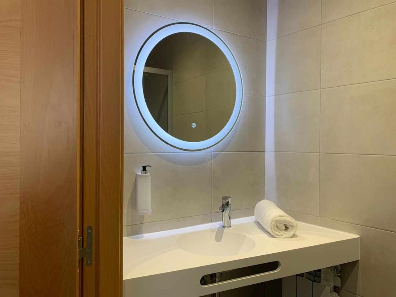 Ramon Y Cajal Suites De Luxe Leon Ngoại thất bức ảnh